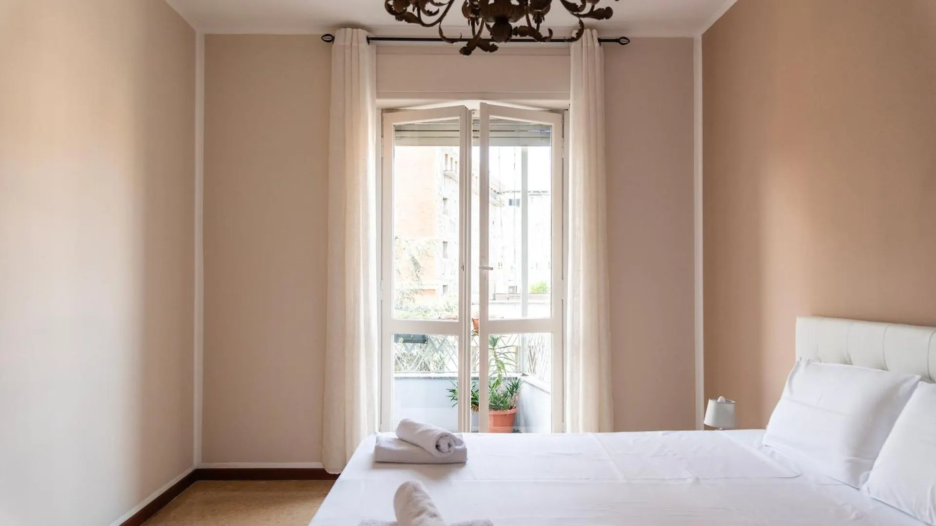 Casa Dali Via Venezian 14 Apartment Milan Italy